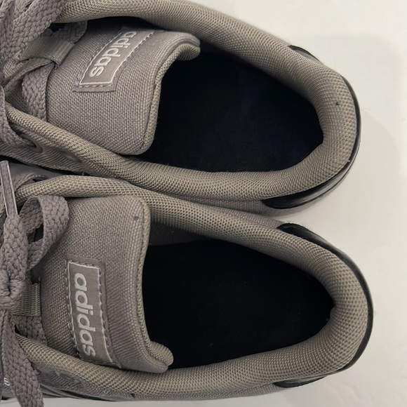 ADIDAS DAILY DOVE GREY 3.0 CASUAL SNEAKERS MENS-BOYS SIZE 6.5. WOMANS SIZE 8 - Picture 7 of 16